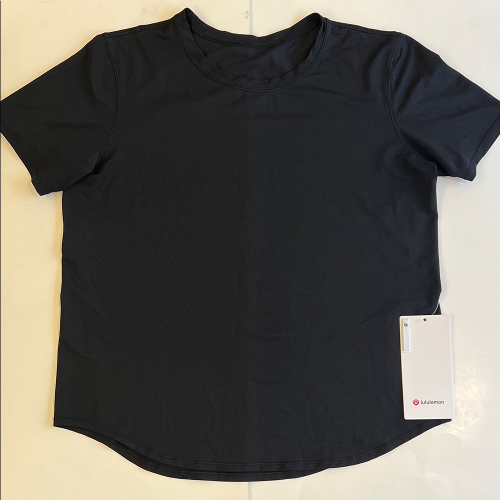 lululemon athletica Women’s Classic Black Short Sleeve Tee in size medium
